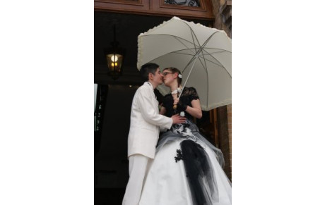 Après un baptême, un mariage .............